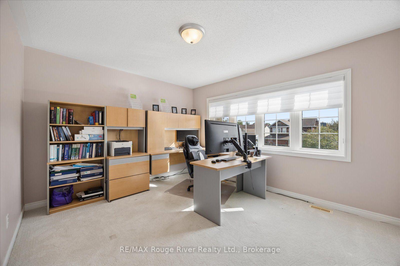 Photo 26 of 82 Darius Harns Drive, Whitby, Brooklin — HOMEH