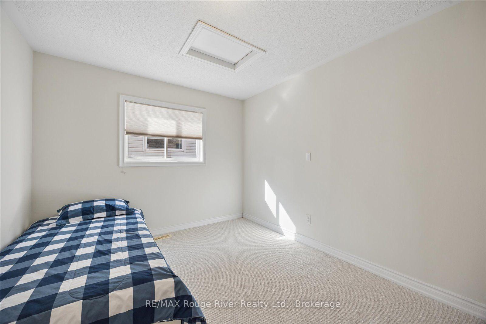 Photo 28 of 82 Darius Harns Drive, Whitby, Brooklin — HOMEH