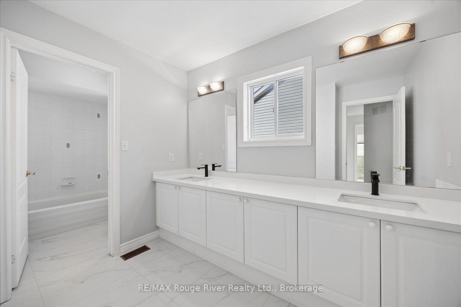 Photo 30 of 82 Darius Harns Drive, Whitby, Brooklin — HOMEH