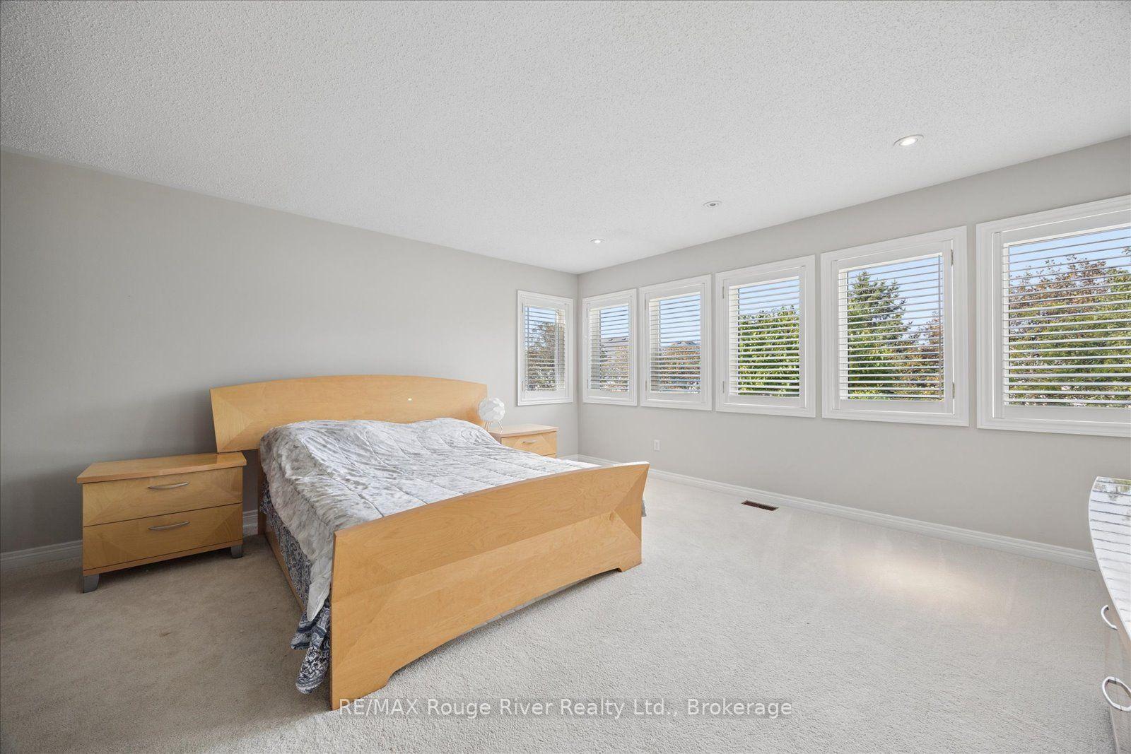 Photo 32 of 82 Darius Harns Drive, Whitby, Brooklin — HOMEH