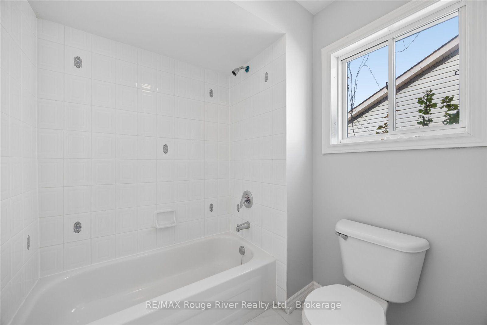 Photo 31 of 82 Darius Harns Drive, Whitby, Brooklin — HOMEH
