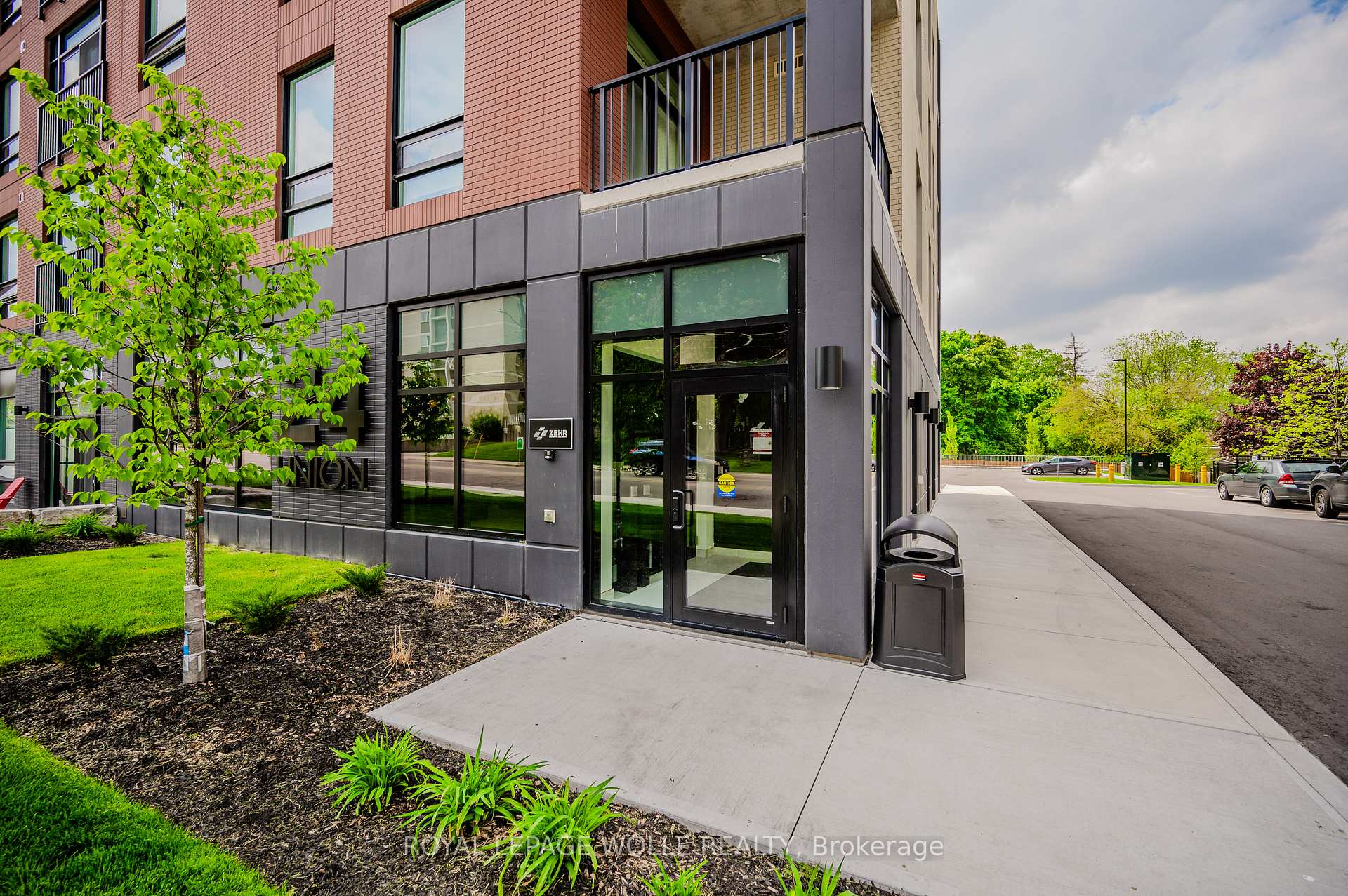Photo 3 of Unit 303, 24 Union Street E, Waterloo, Uptown Waterloo/Westmount — HOMEH