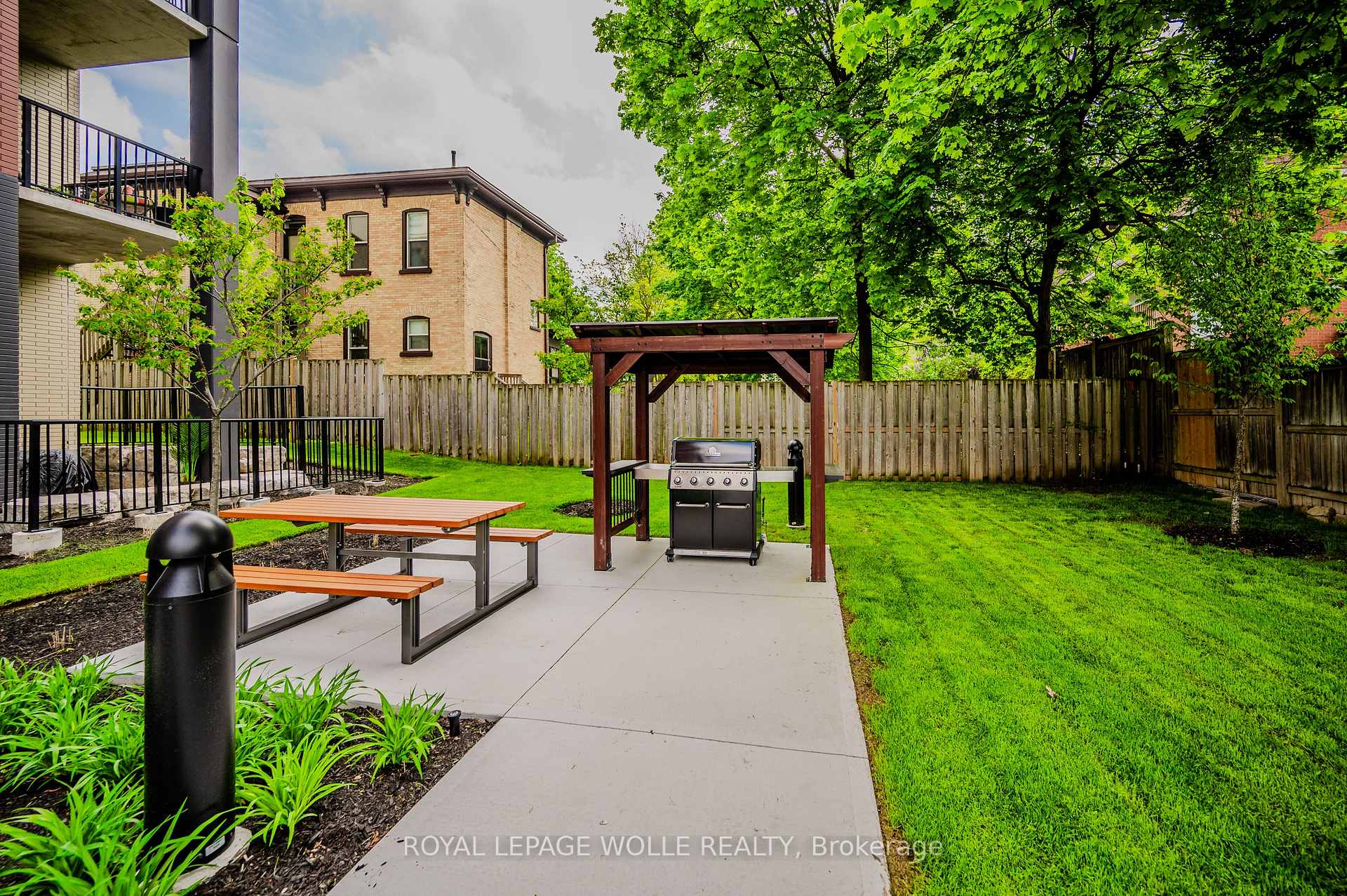 Photo 37 of Unit 303, 24 Union Street E, Waterloo, Uptown Waterloo/Westmount — HOMEH