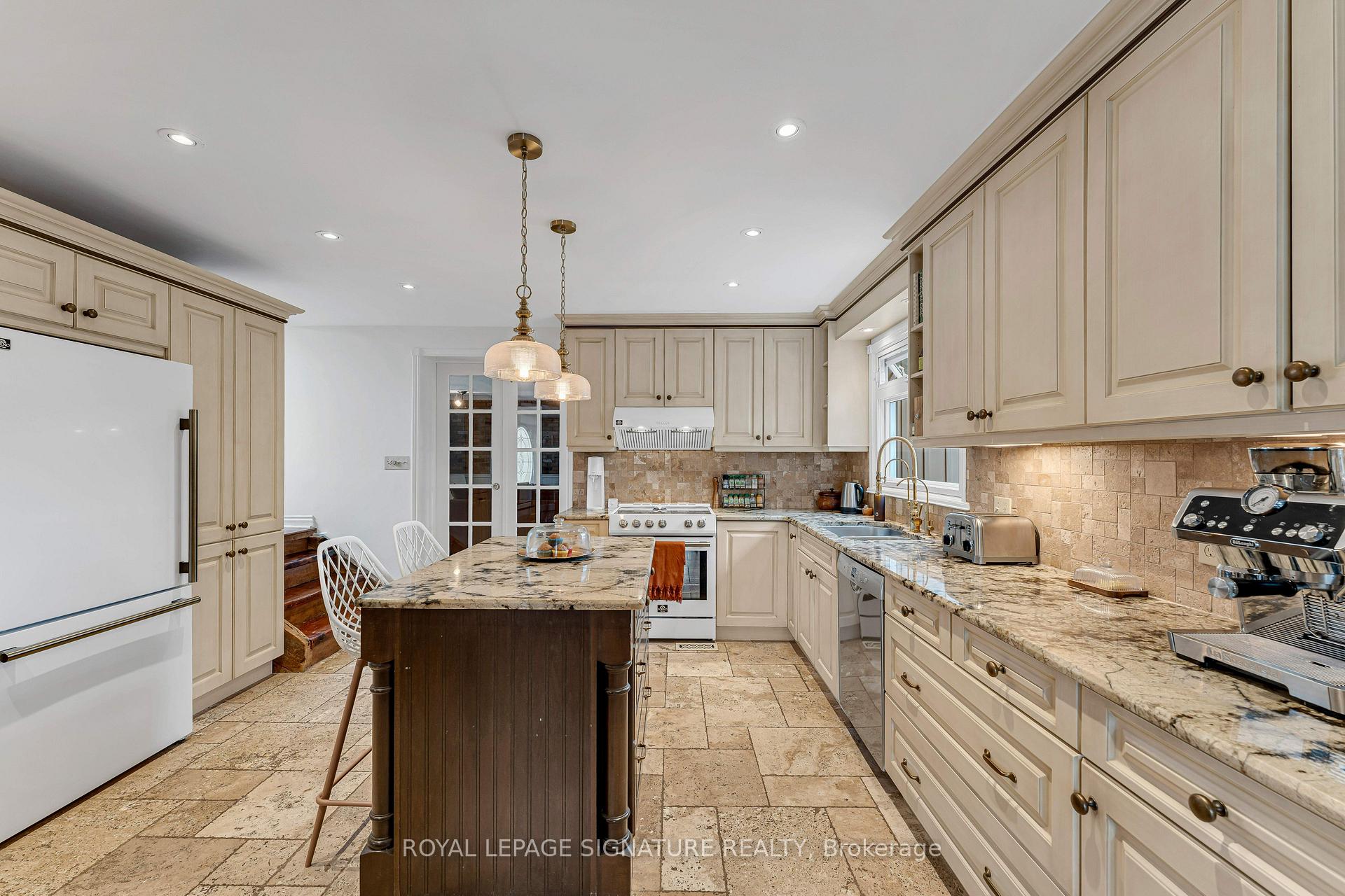 Photo 14 of 190 Wilson Road, Loyalist, Lennox and Addington - South — HOMEH