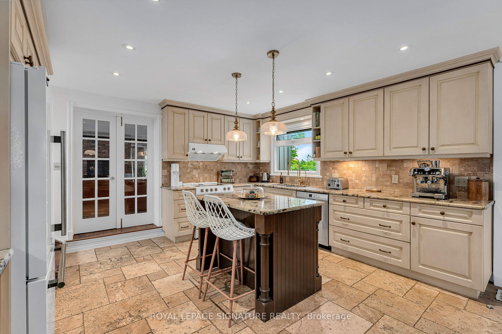 Photo 15 of 190 Wilson Road, Loyalist, Lennox and Addington - South — HOMEH