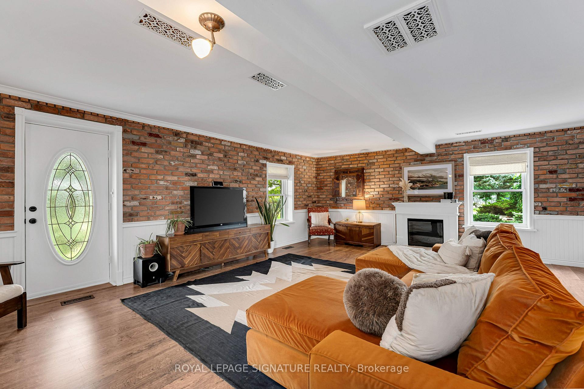 Photo 17 of 190 Wilson Road, Loyalist, Lennox and Addington - South — HOMEH