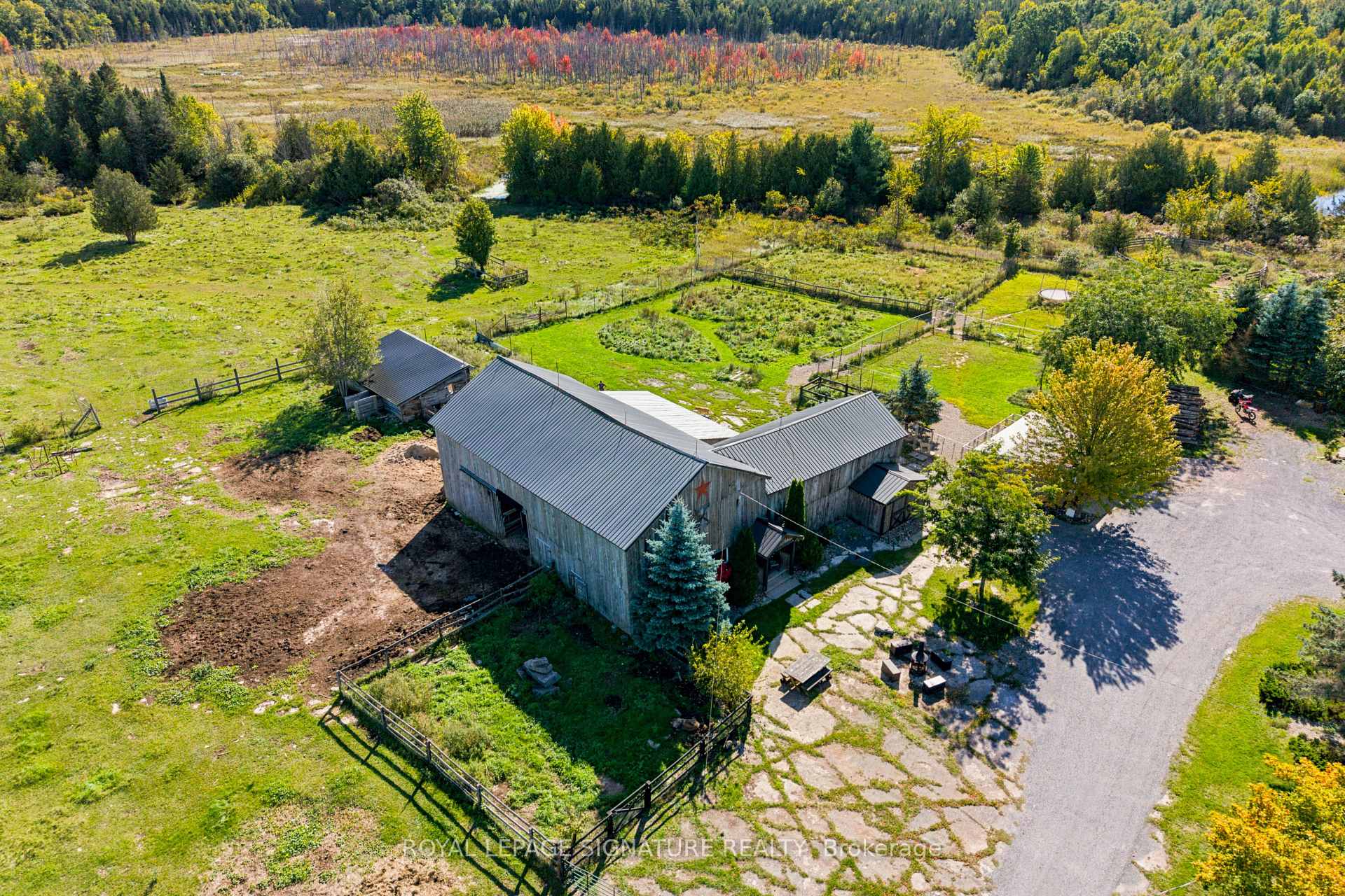 Photo 51 of 190 Wilson Road, Loyalist, Lennox and Addington - South — HOMEH