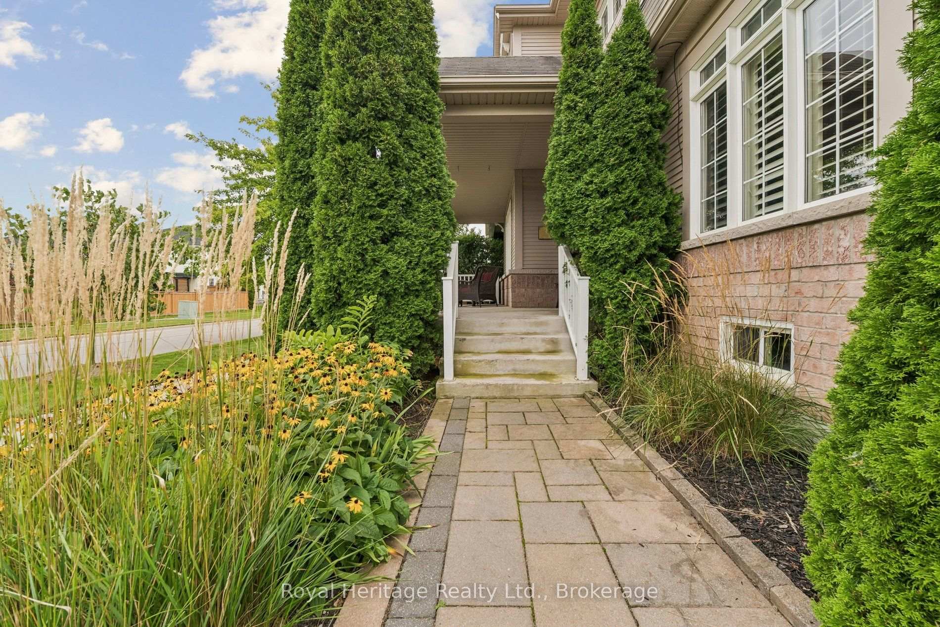 Photo 6 of 52 Mccorkell Street, Clarington, Bowmanville — HOMEH