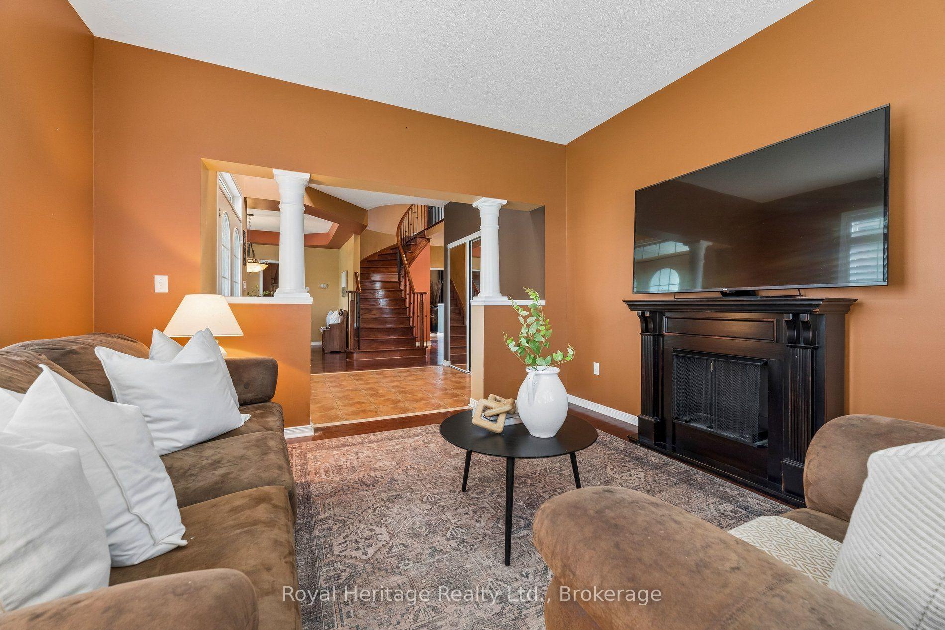 Photo 11 of 52 Mccorkell Street, Clarington, Bowmanville — HOMEH