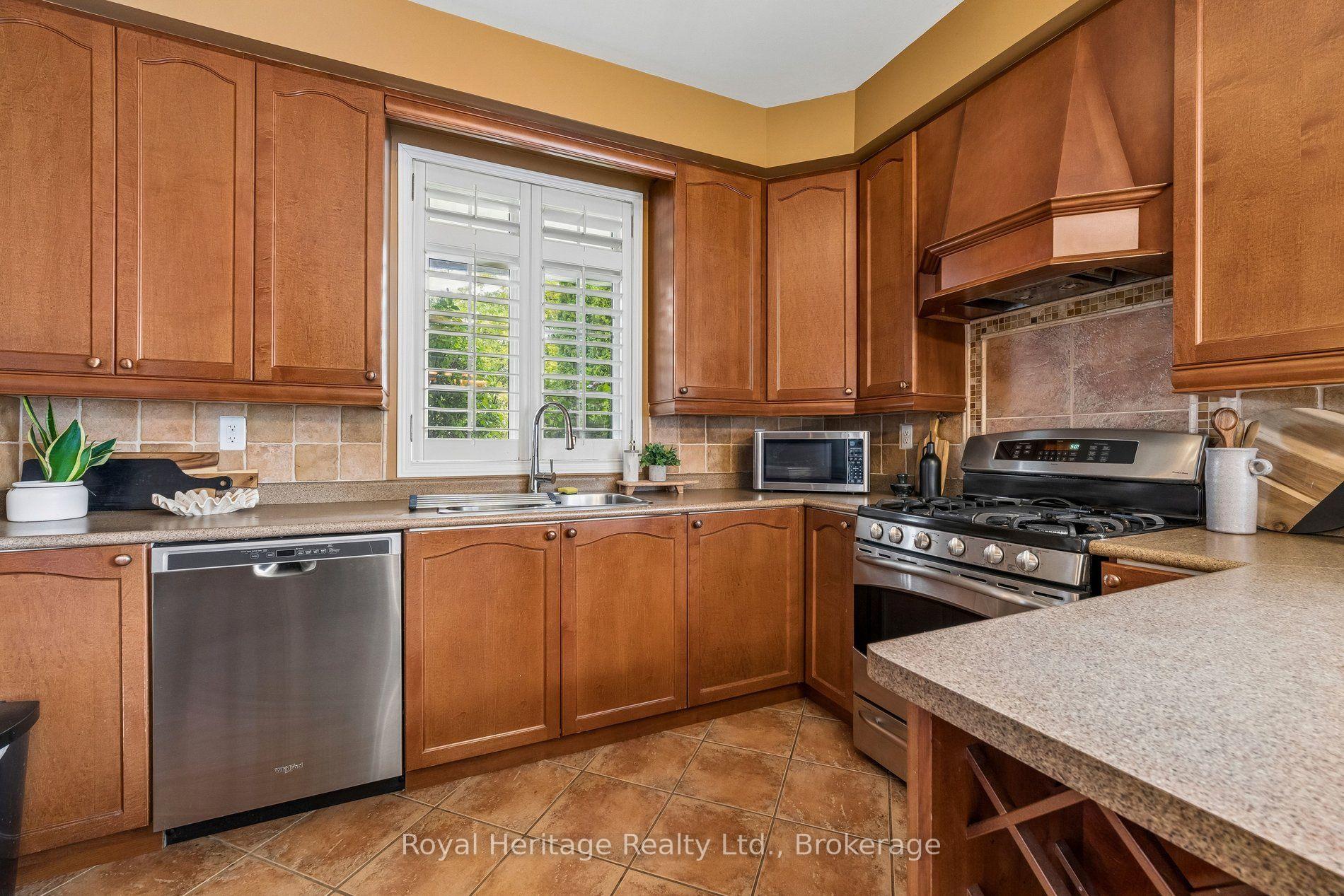 Photo 14 of 52 Mccorkell Street, Clarington, Bowmanville — HOMEH