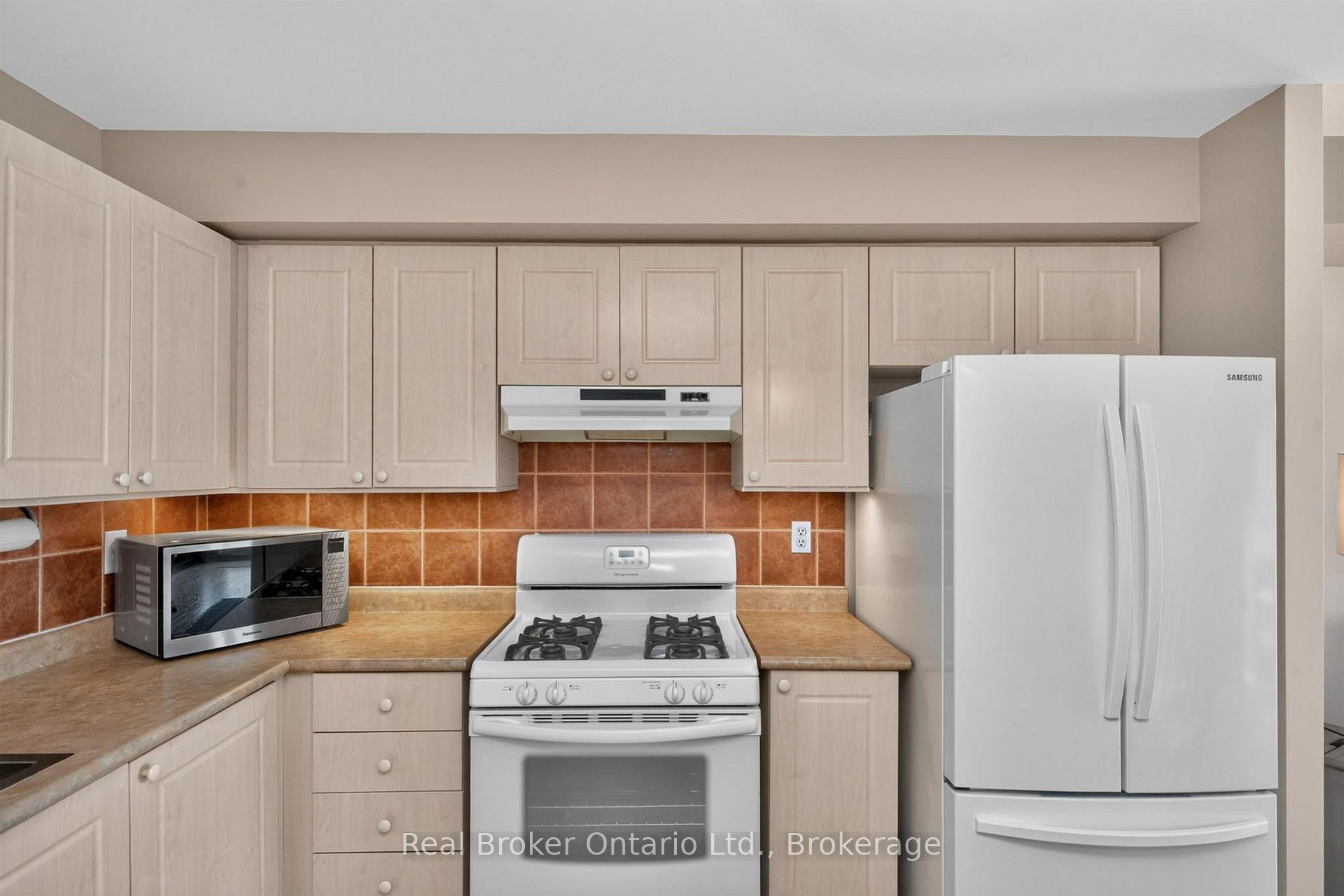 Photo 7 of Unit 302, 4 Beck Boulevard, Penetanguishene — HOMEH