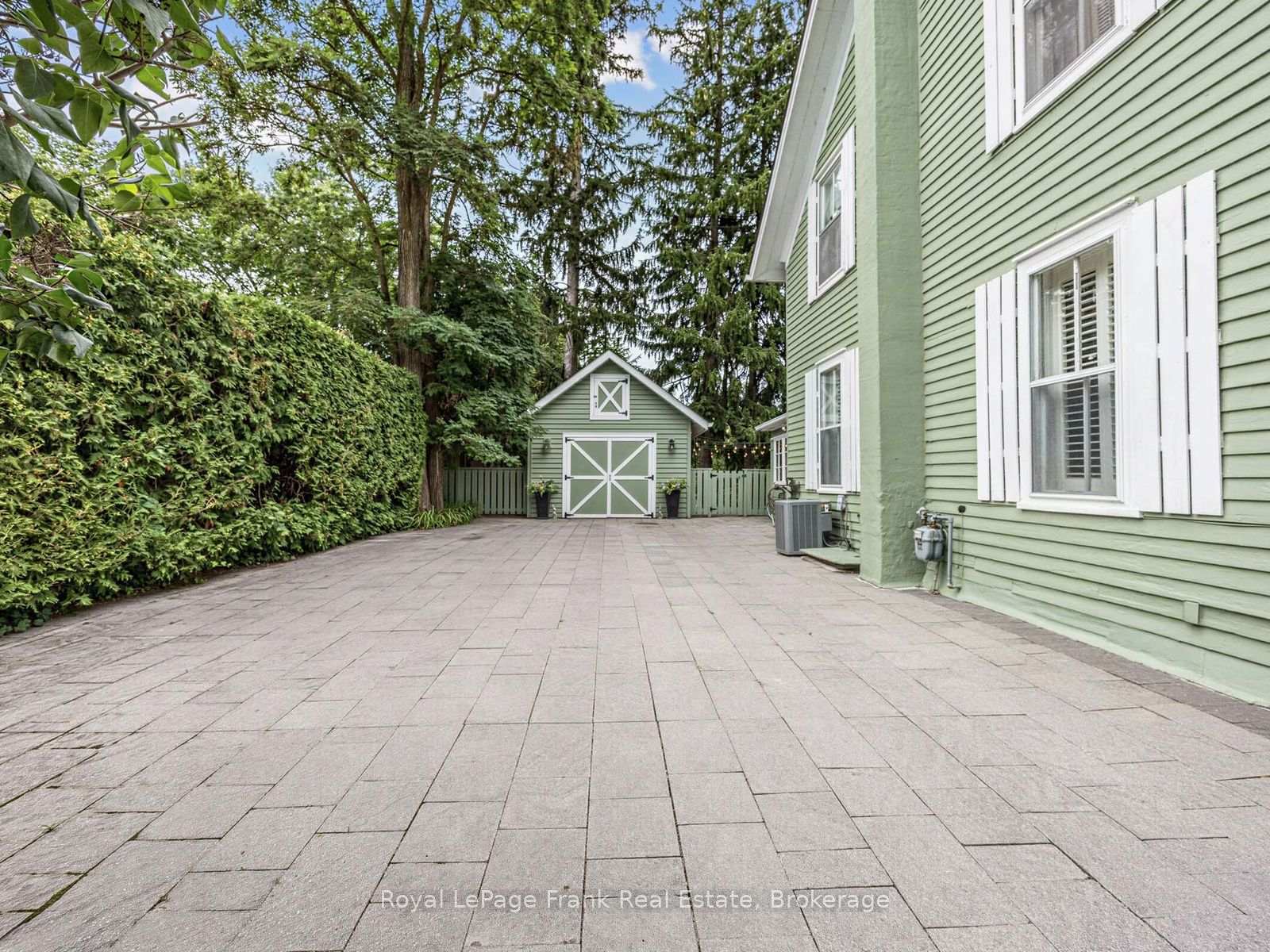 Photo 3 of 523 Queen Street, Scugog, Port Perry — HOMEH
