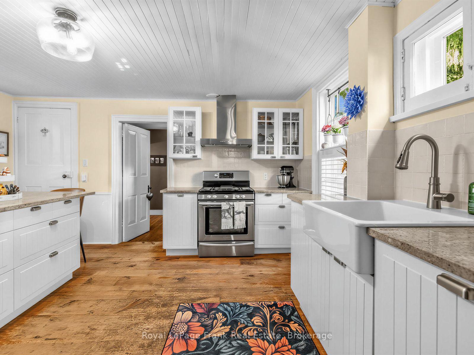 Photo 10 of 523 Queen Street, Scugog, Port Perry — HOMEH