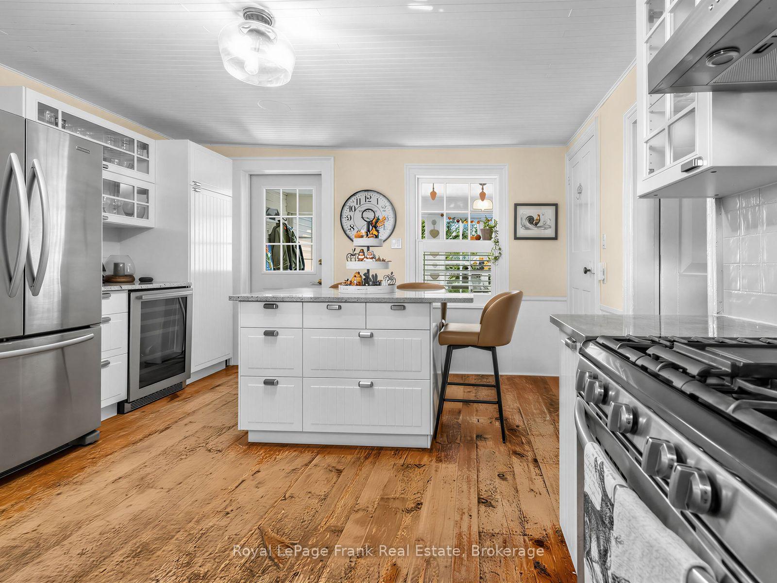 Photo 11 of 523 Queen Street, Scugog, Port Perry — HOMEH
