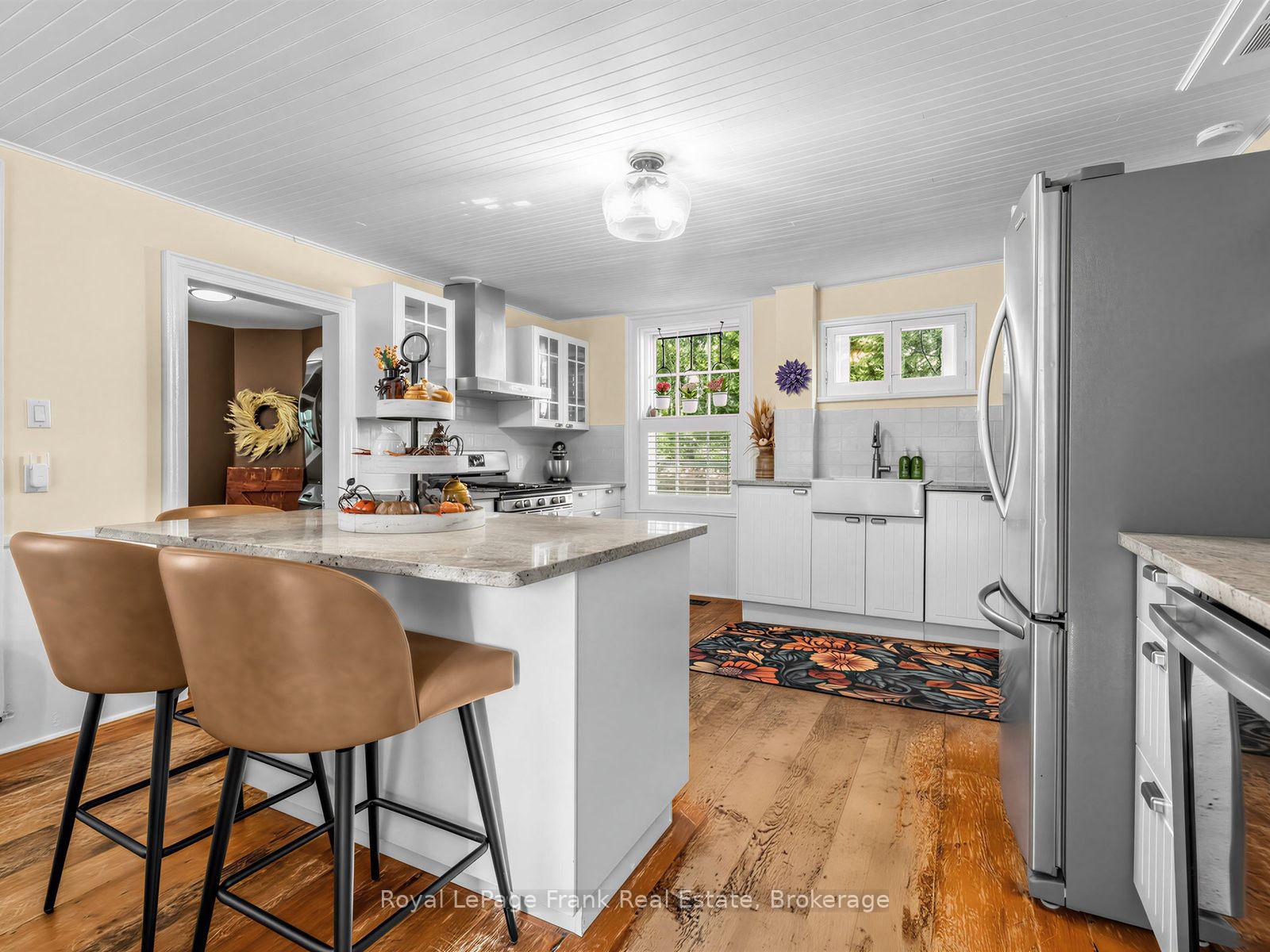 Photo 12 of 523 Queen Street, Scugog, Port Perry — HOMEH