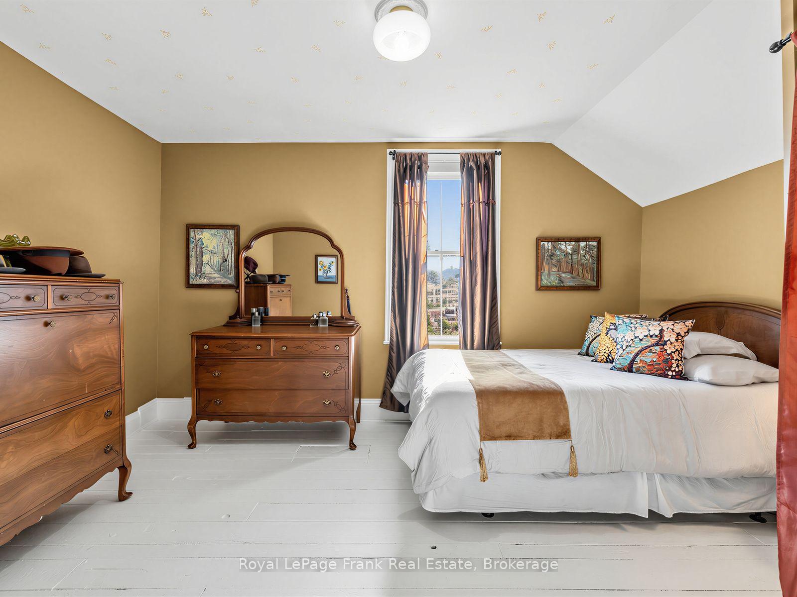 Photo 21 of 523 Queen Street, Scugog, Port Perry — HOMEH