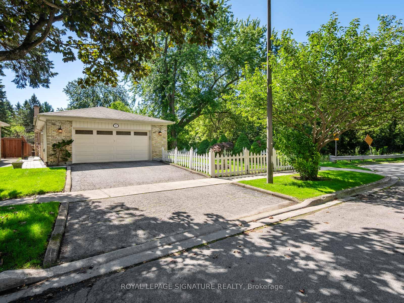Photo 3 of 1 Rolling Meadows, Scarborough, Centennial Scarborough — HOMEH