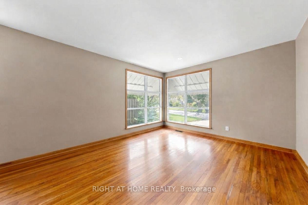 Photo 8 of 74 Minerva Avenue, Scarborough, Cliffcrest — HOMEH
