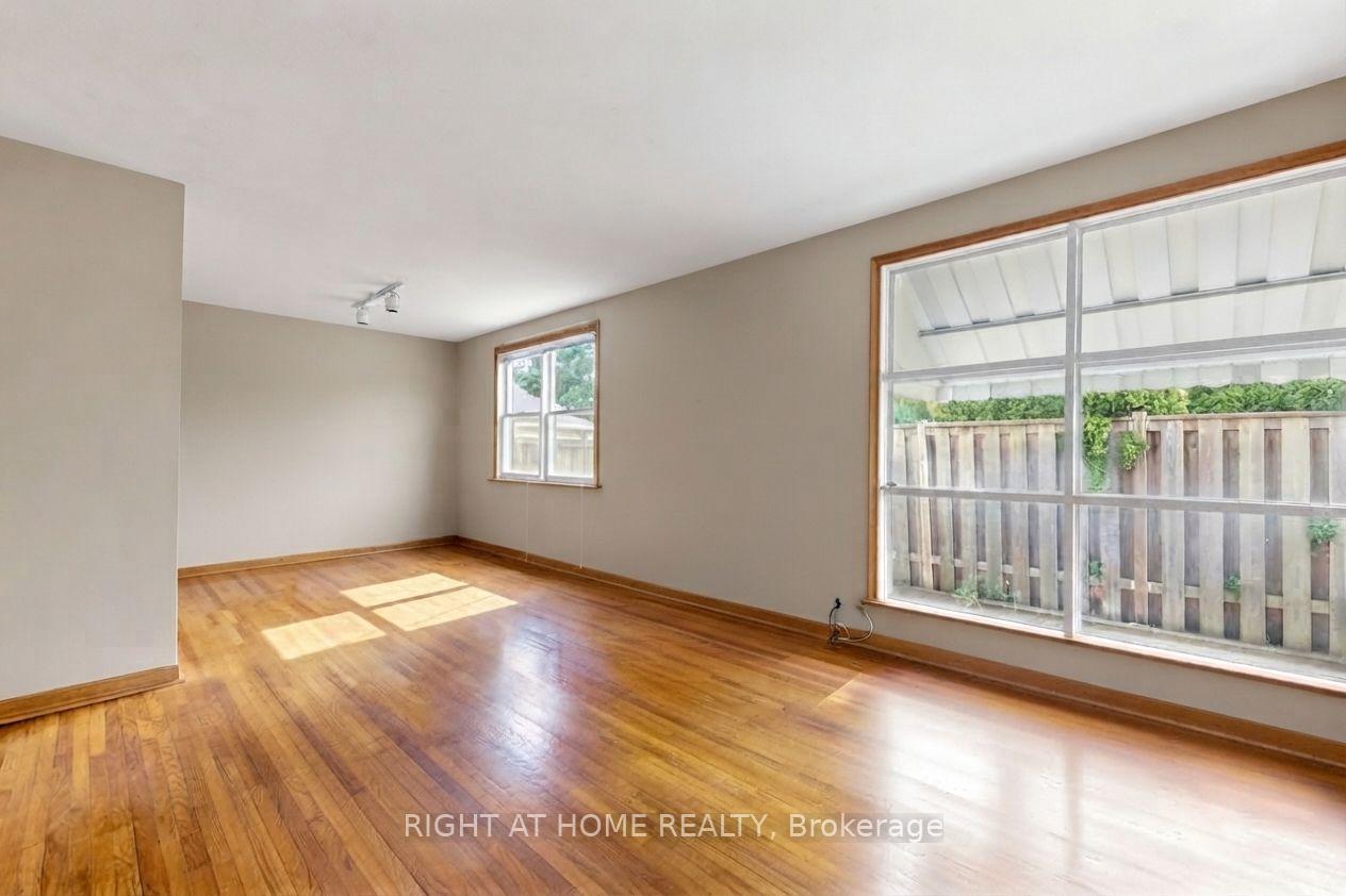 Photo 9 of 74 Minerva Avenue, Scarborough, Cliffcrest — HOMEH
