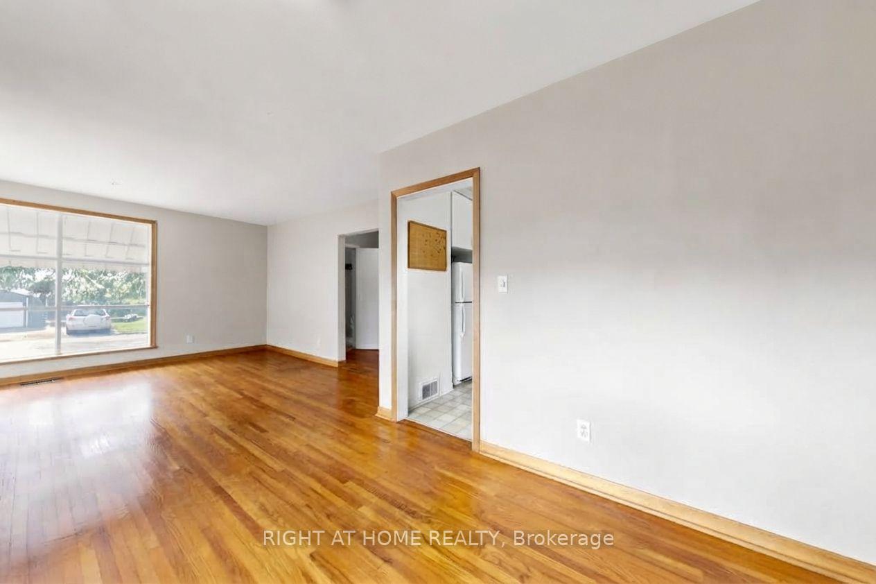 Photo 10 of 74 Minerva Avenue, Scarborough, Cliffcrest — HOMEH