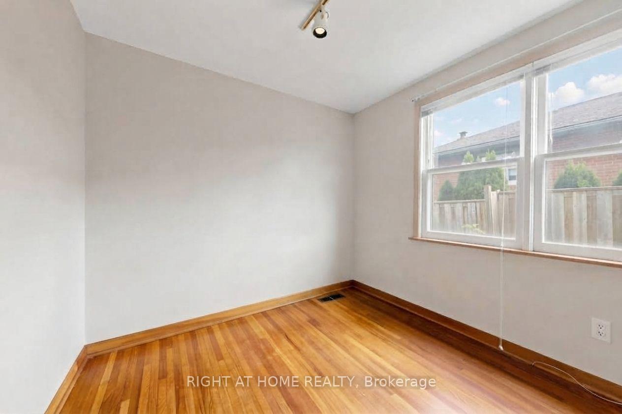 Photo 14 of 74 Minerva Avenue, Scarborough, Cliffcrest — HOMEH