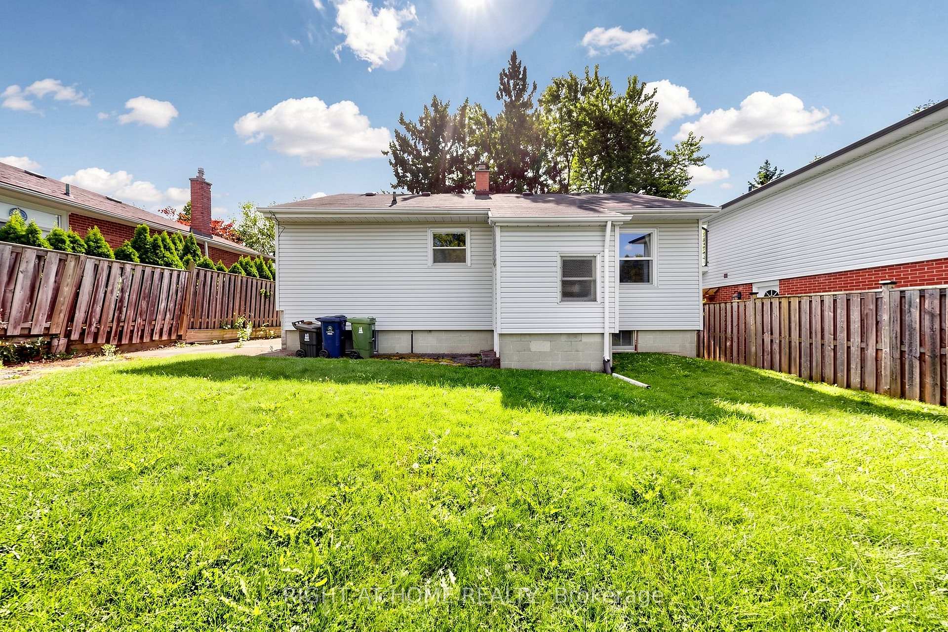 Photo 27 of 74 Minerva Avenue, Scarborough, Cliffcrest — HOMEH