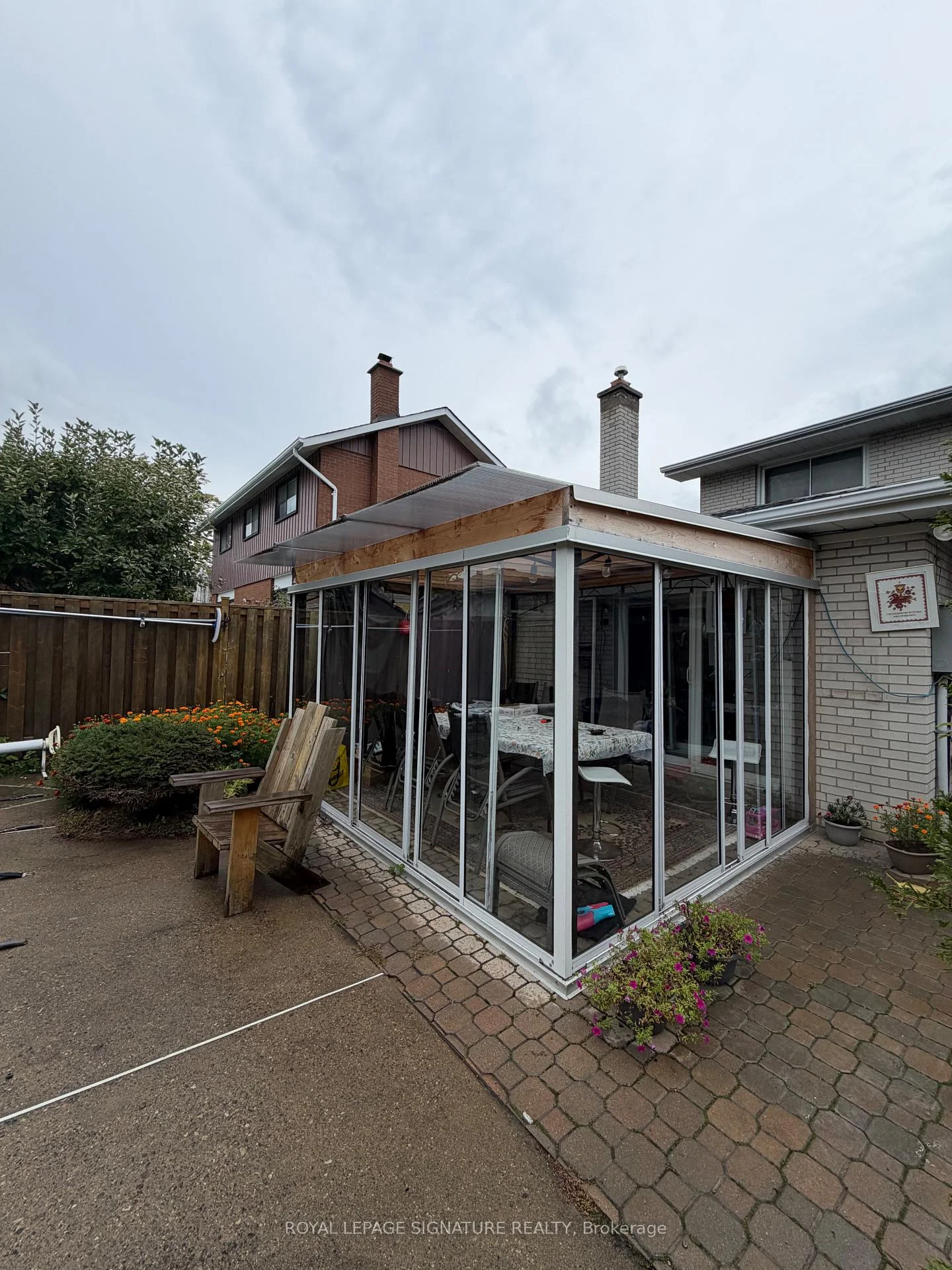 Photo 13 of Unit Main, 1040 Runningbrook Drive, Mississauga, Applewood — HOMEH