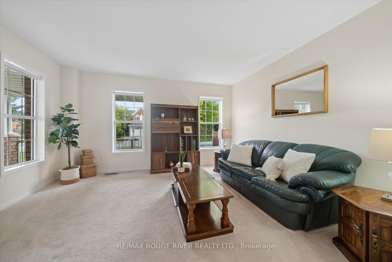 Photo 7 of 125 Gartshore Drive, Whitby, Williamsburg — HOMEH