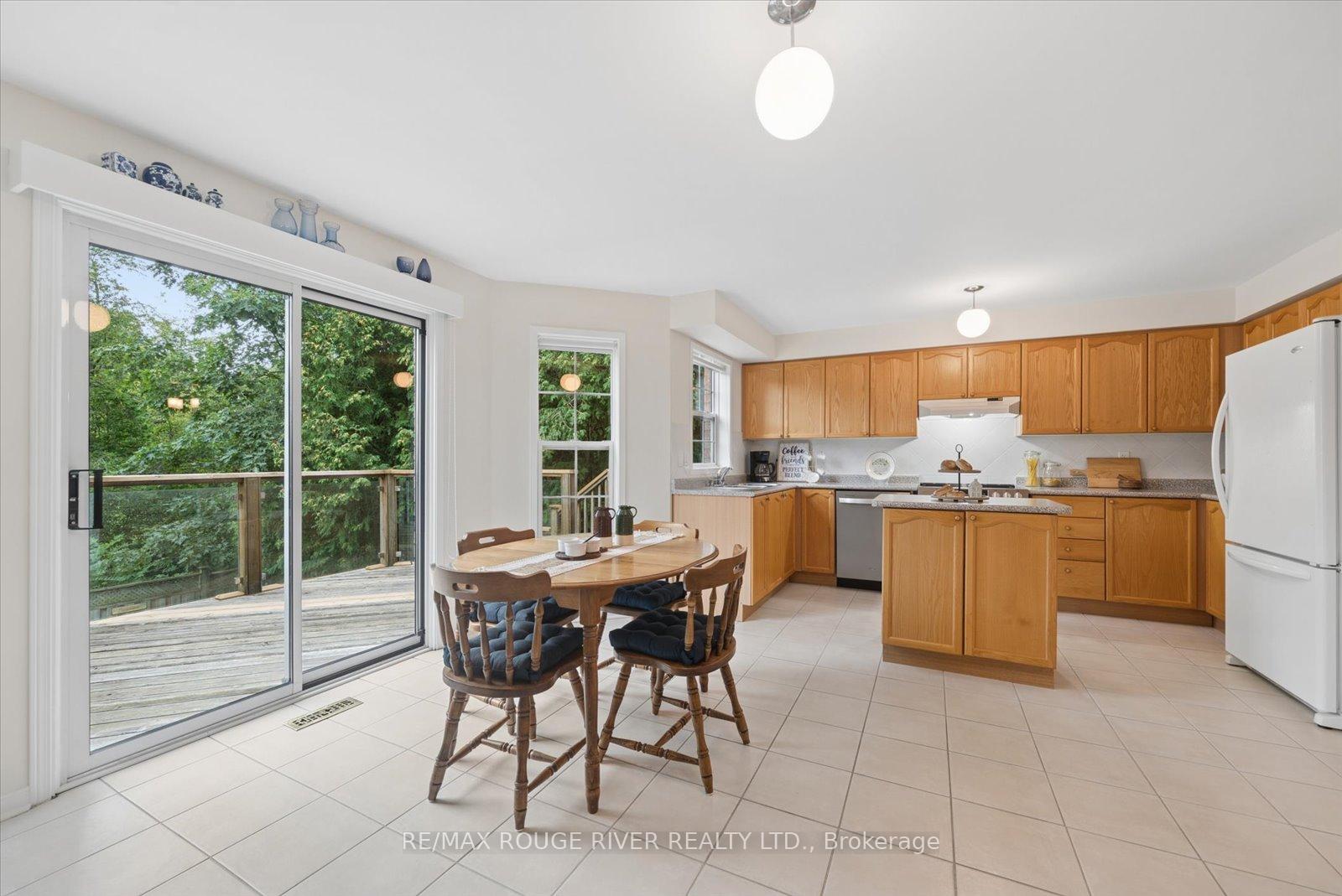Photo 10 of 125 Gartshore Drive, Whitby, Williamsburg — HOMEH