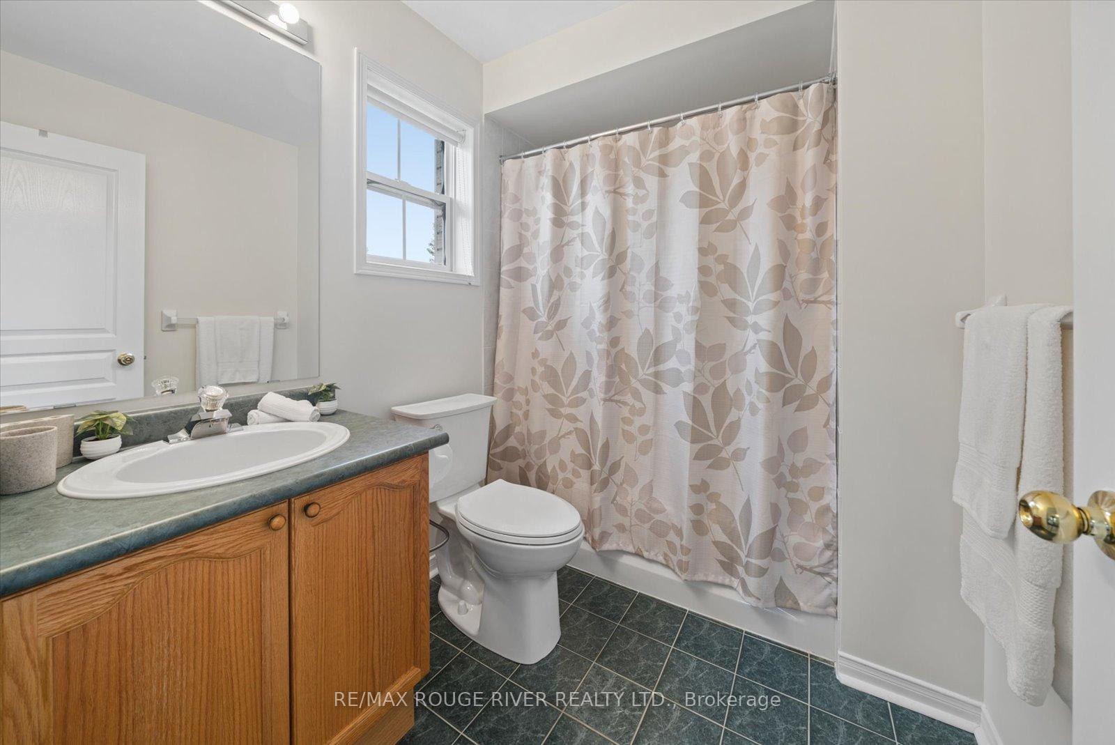 Photo 34 of 125 Gartshore Drive, Whitby, Williamsburg — HOMEH