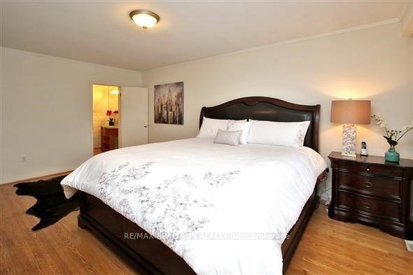 Photo 11 of 19 Appian Drive, North York, Bayview Village — HOMEH