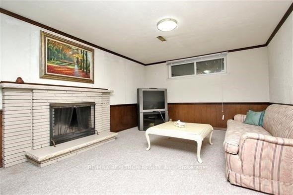 Photo 18 of 19 Appian Drive, North York, Bayview Village — HOMEH
