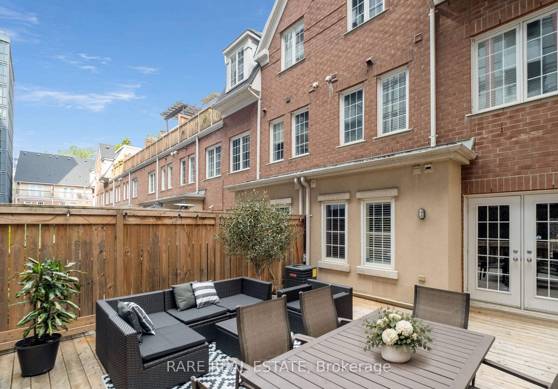 Photo 4 of Unit 21, 11 Niagara Street, Toronto, Waterfront Communities — HOMEH