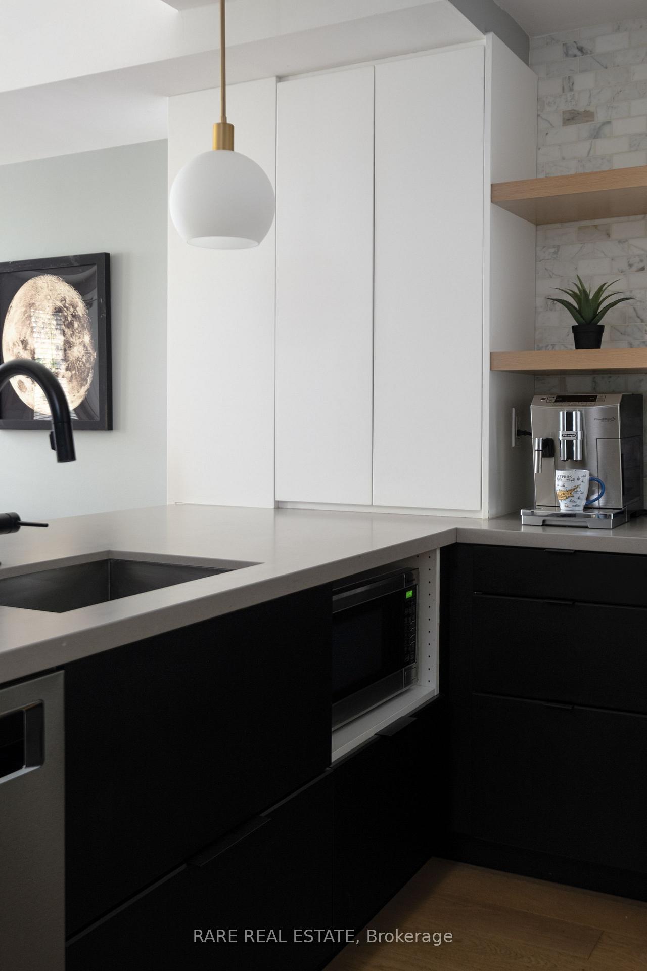 Photo 13 of Unit 21, 11 Niagara Street, Toronto, Waterfront Communities — HOMEH