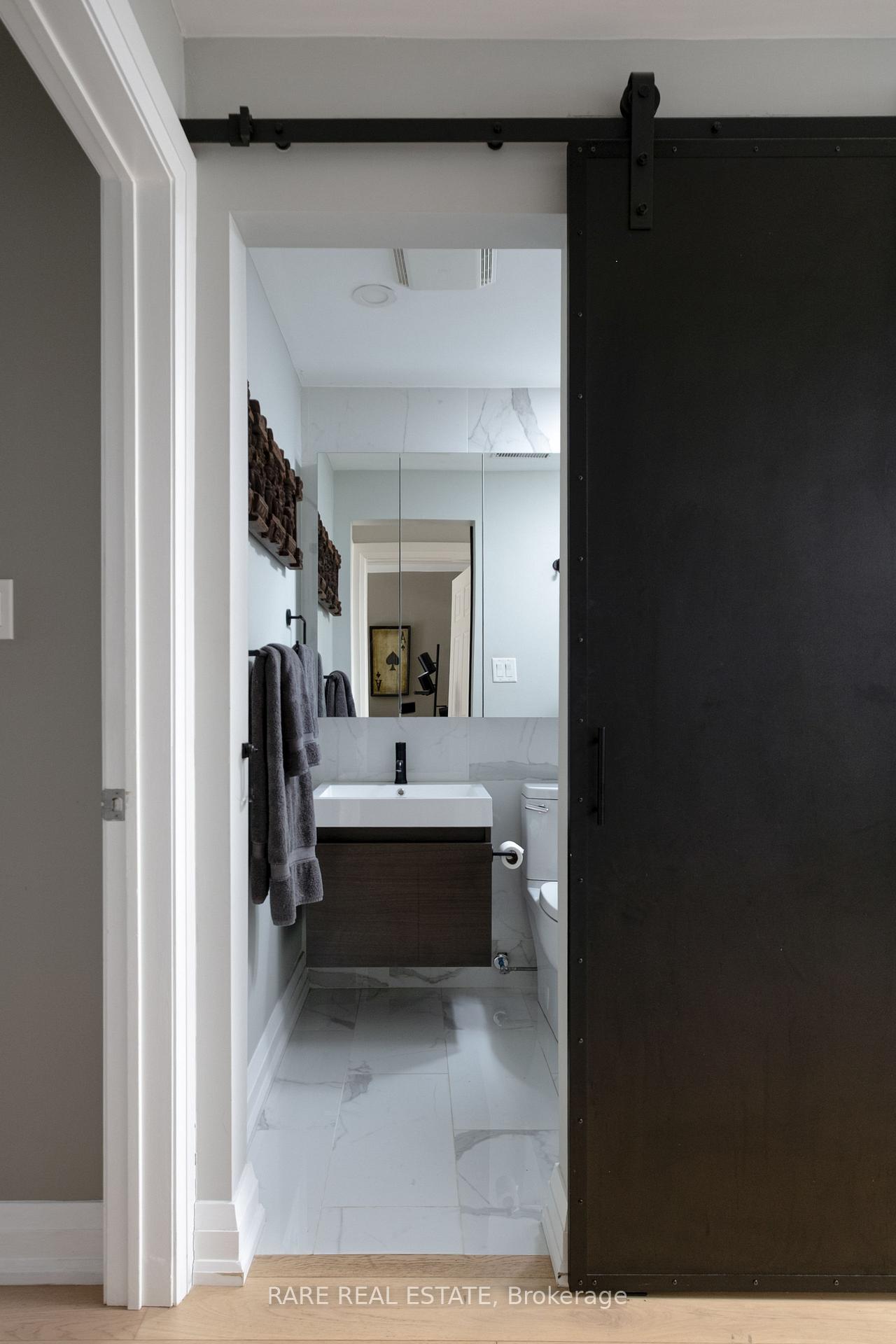 Photo 17 of Unit 21, 11 Niagara Street, Toronto, Waterfront Communities — HOMEH