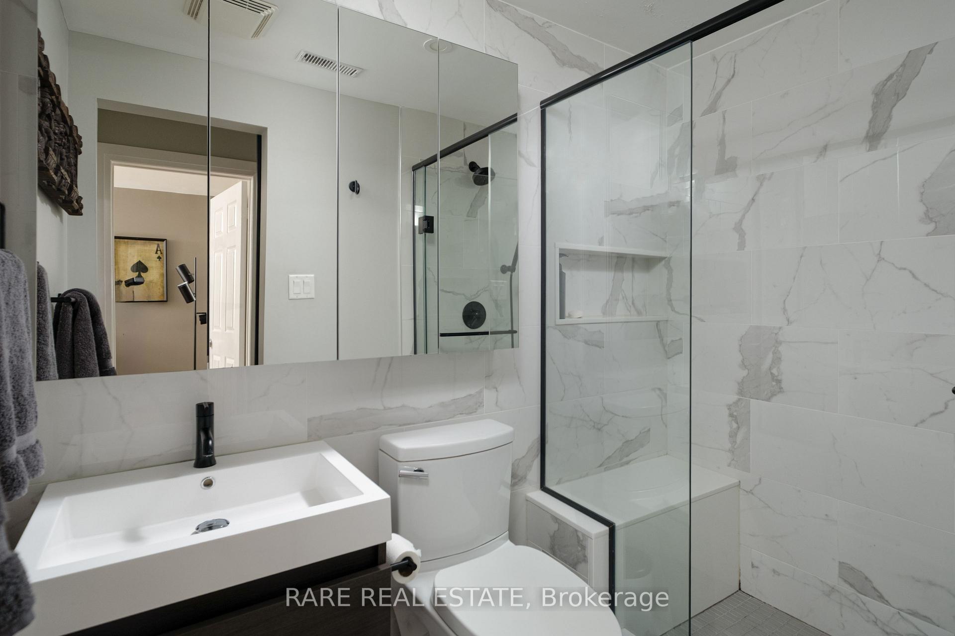 Photo 18 of Unit 21, 11 Niagara Street, Toronto, Waterfront Communities — HOMEH