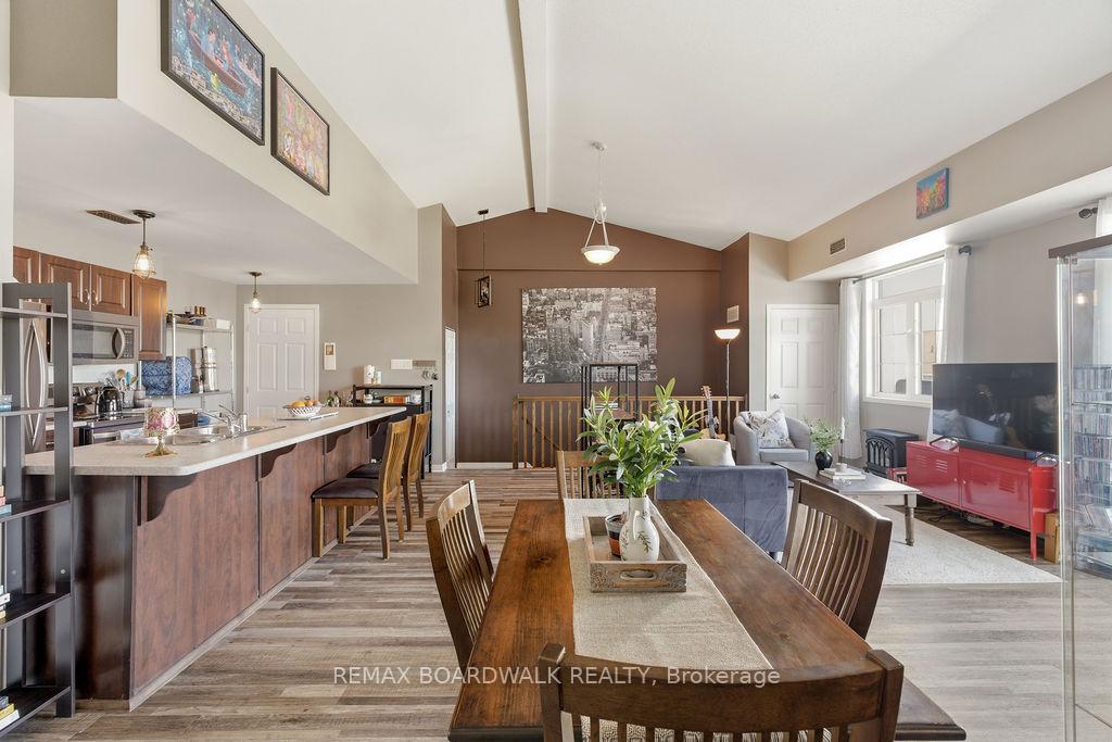 Photo 4 of Unit C, 109 Artesa Private, Ottawa, Kanata - Emerald Meadows/Trailwest — HOMEH