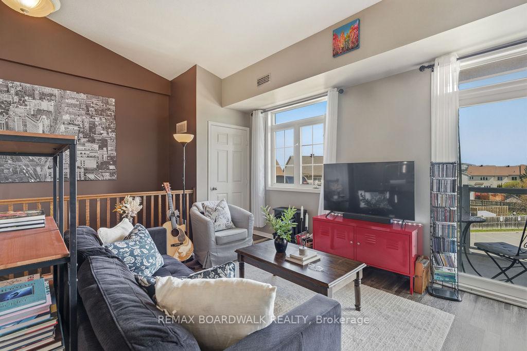 Photo 7 of Unit C, 109 Artesa Private, Ottawa, Kanata - Emerald Meadows/Trailwest — HOMEH