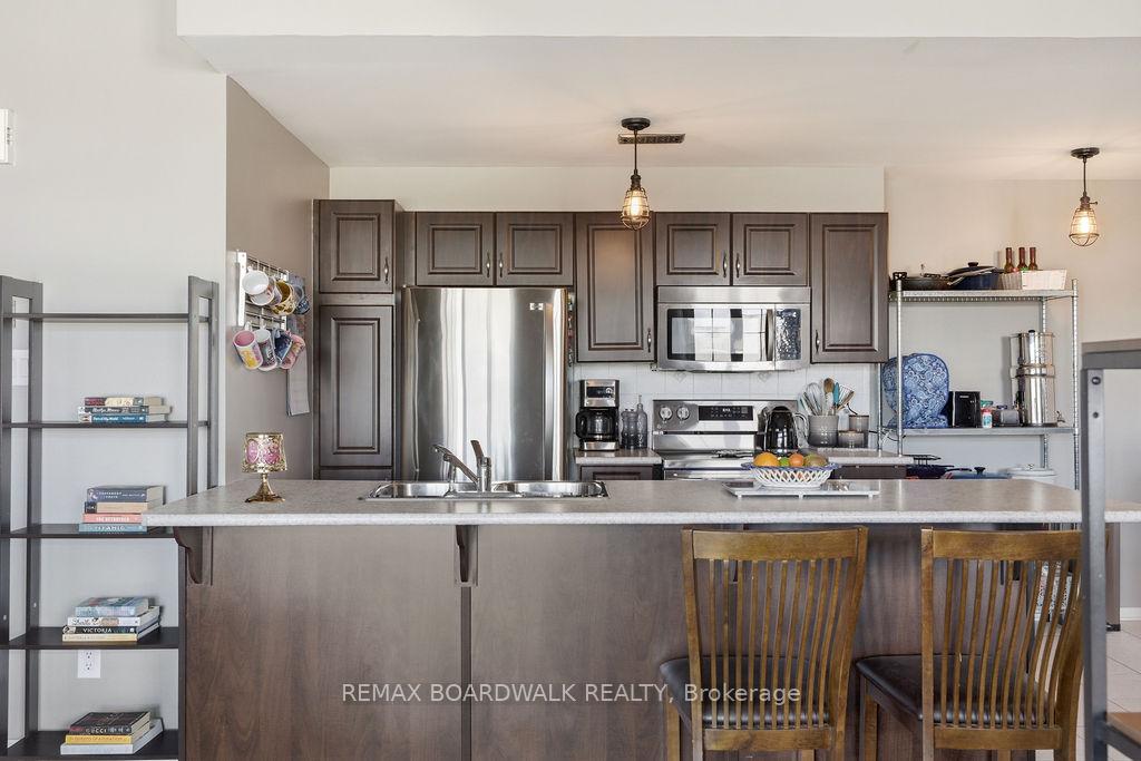 Photo 11 of Unit C, 109 Artesa Private, Ottawa, Kanata - Emerald Meadows/Trailwest — HOMEH