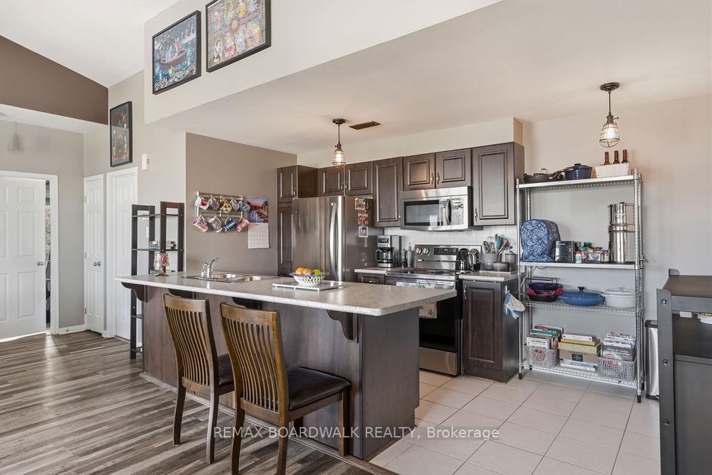 Photo 13 of Unit C, 109 Artesa Private, Ottawa, Kanata - Emerald Meadows/Trailwest — HOMEH