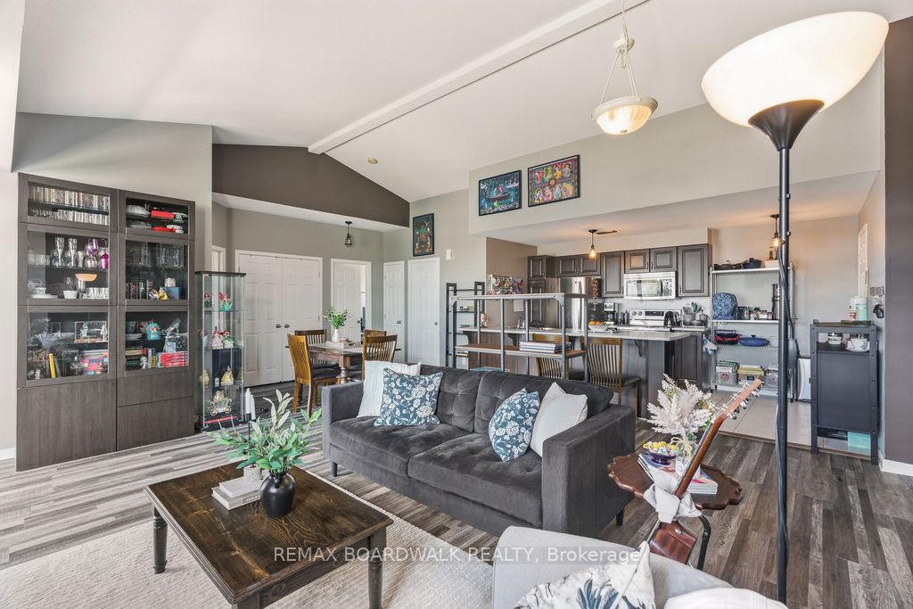 Photo 17 of Unit C, 109 Artesa Private, Ottawa, Kanata - Emerald Meadows/Trailwest — HOMEH