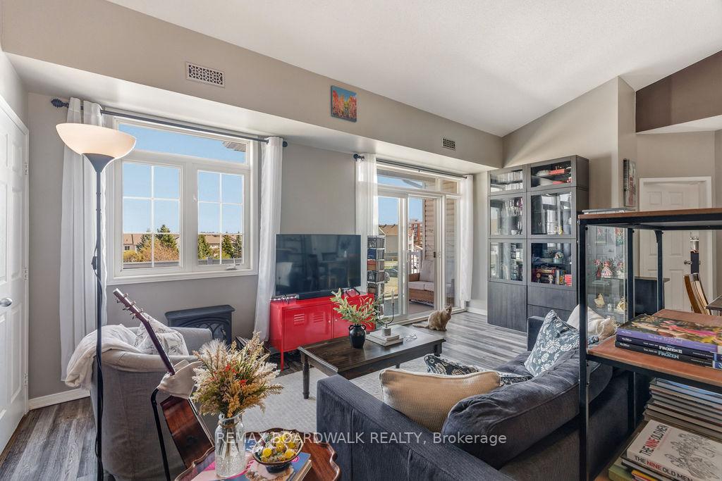 Photo 18 of Unit C, 109 Artesa Private, Ottawa, Kanata - Emerald Meadows/Trailwest — HOMEH