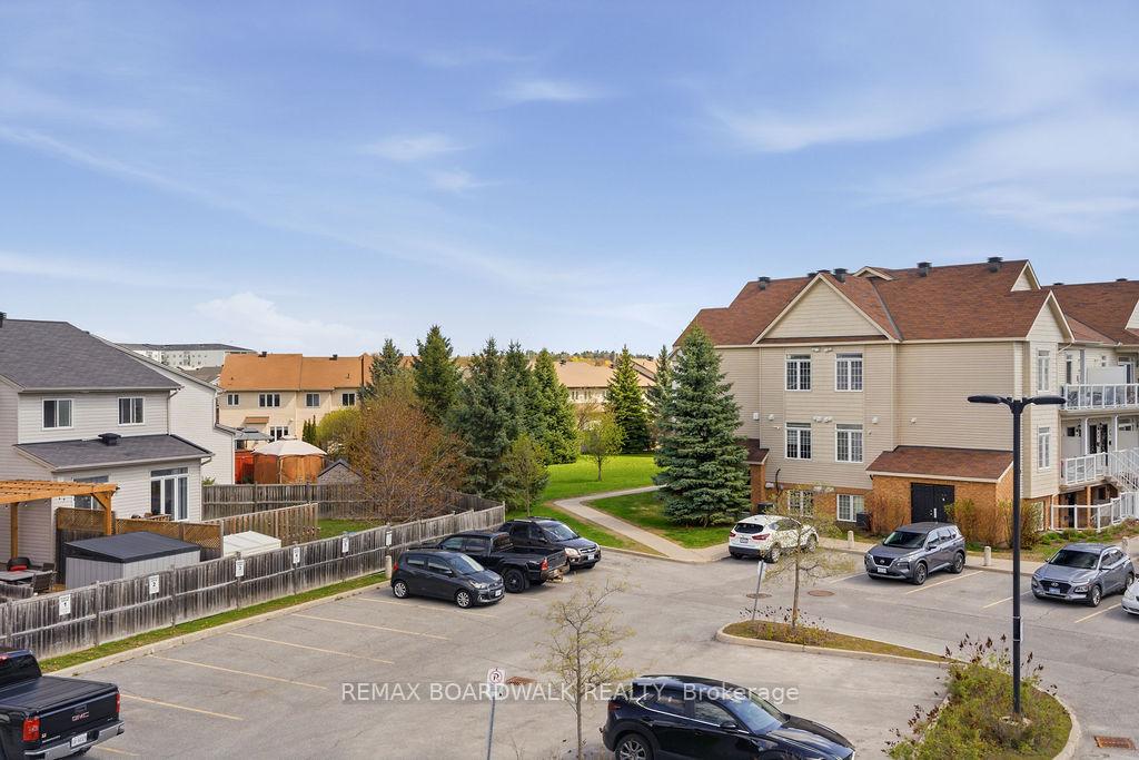 Photo 22 of Unit C, 109 Artesa Private, Ottawa, Kanata - Emerald Meadows/Trailwest — HOMEH