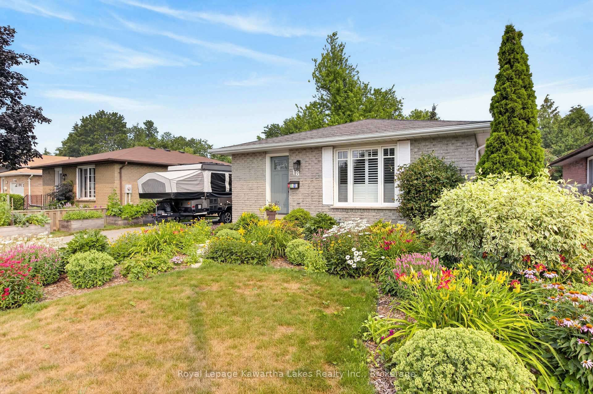 Photo 2 of 18 Madill Crescent, Kawartha Lakes, Lindsay — HOMEH