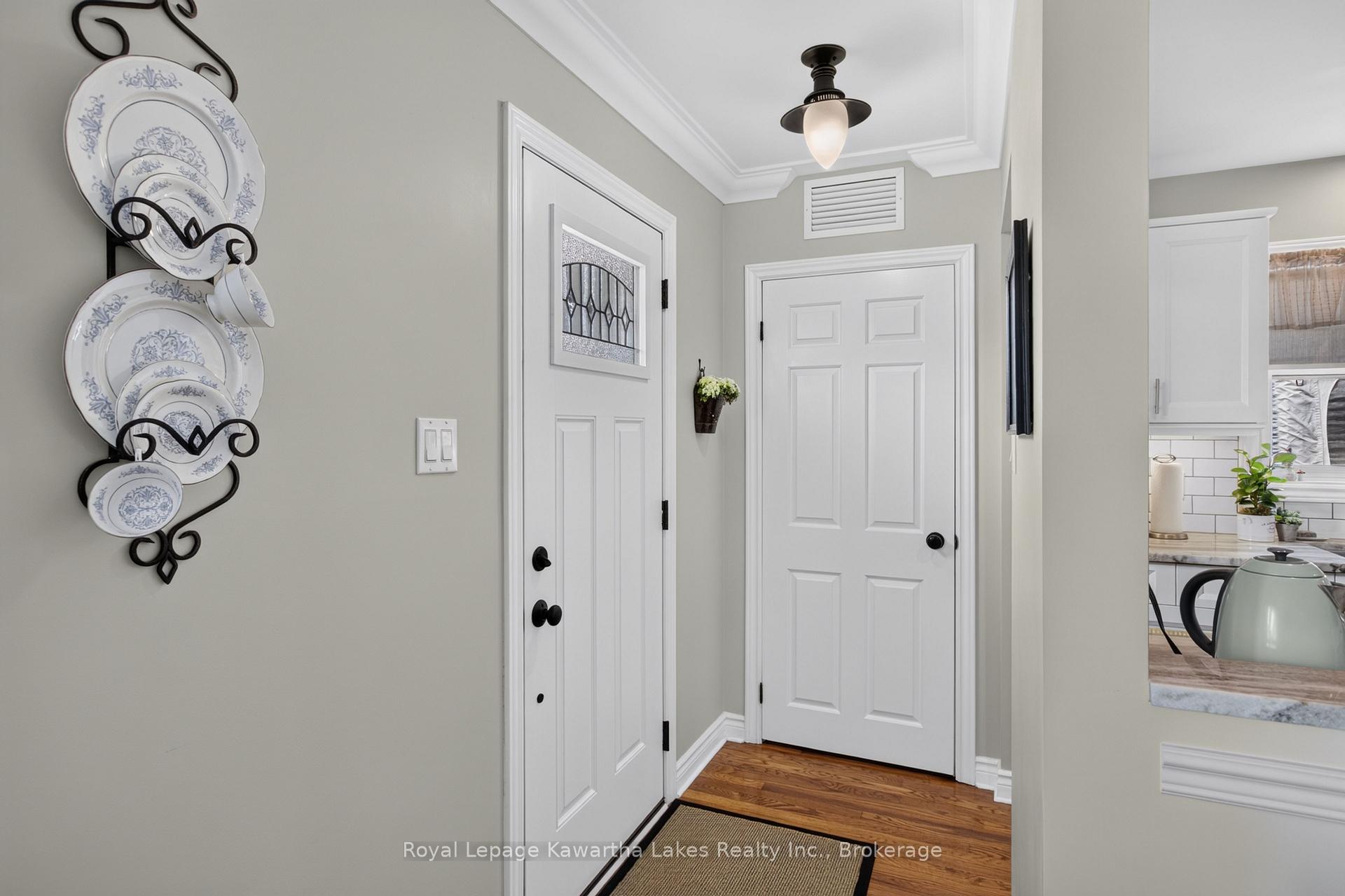 Photo 4 of 18 Madill Crescent, Kawartha Lakes, Lindsay — HOMEH