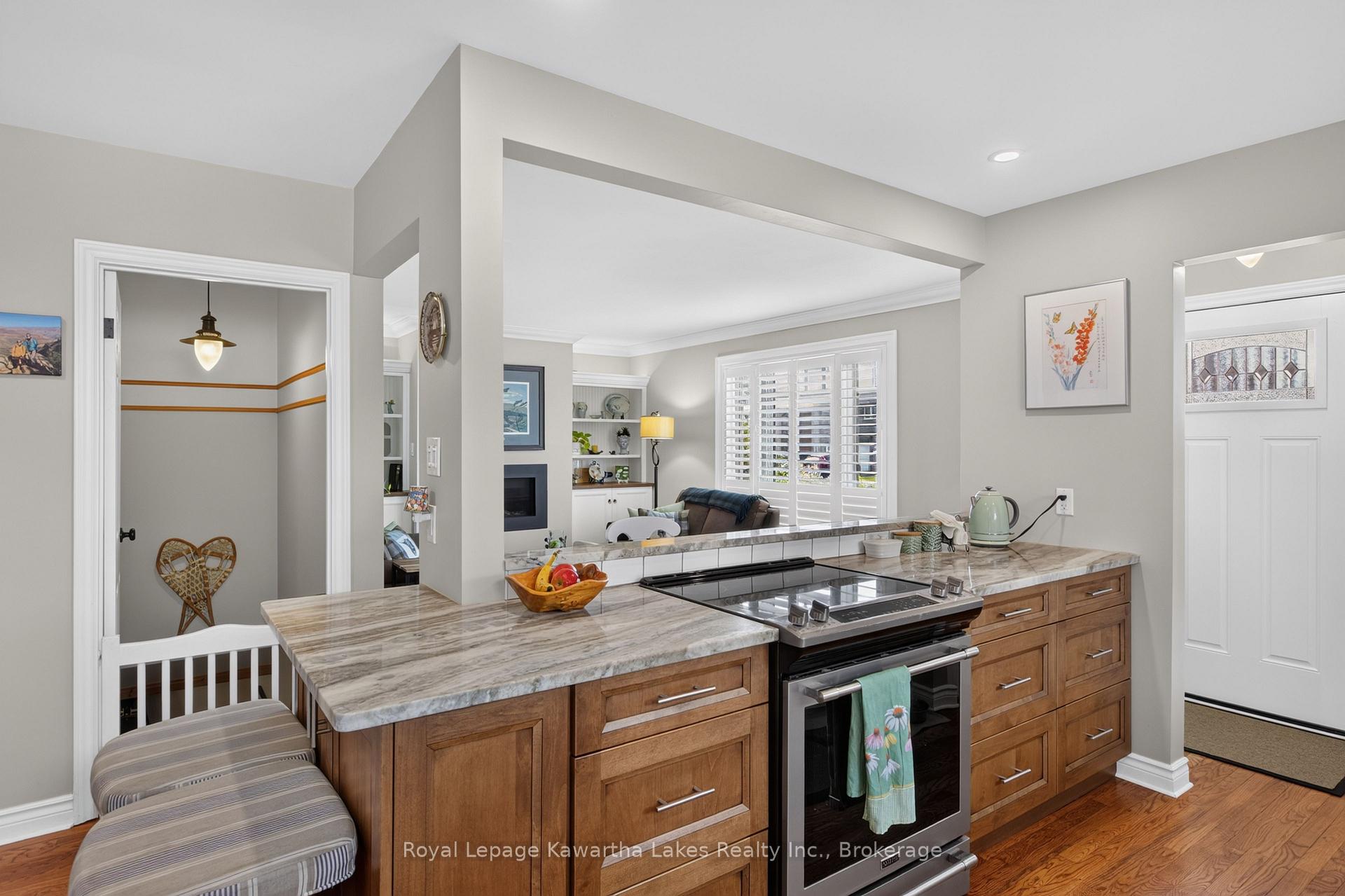 Photo 7 of 18 Madill Crescent, Kawartha Lakes, Lindsay — HOMEH