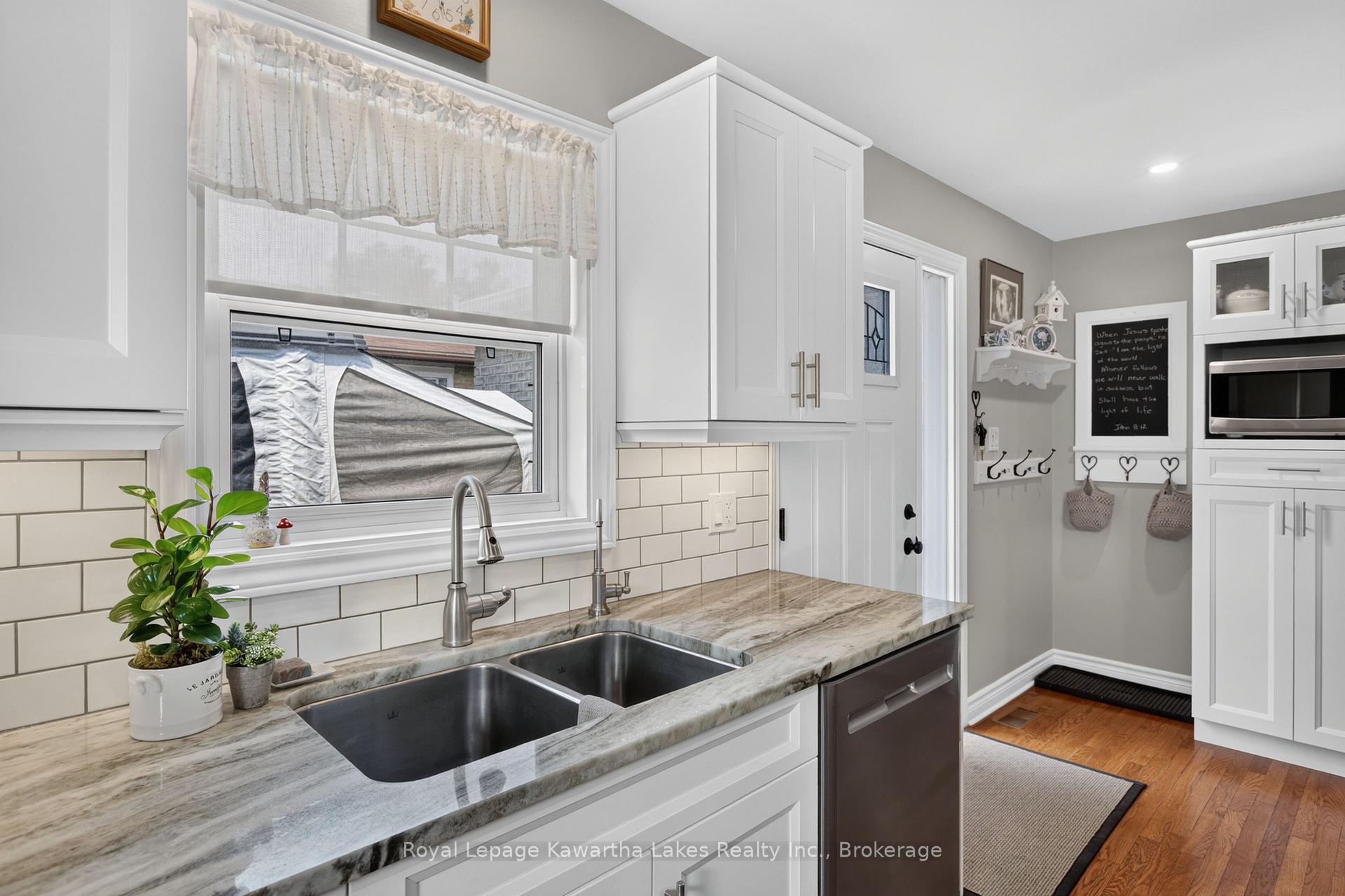 Photo 9 of 18 Madill Crescent, Kawartha Lakes, Lindsay — HOMEH