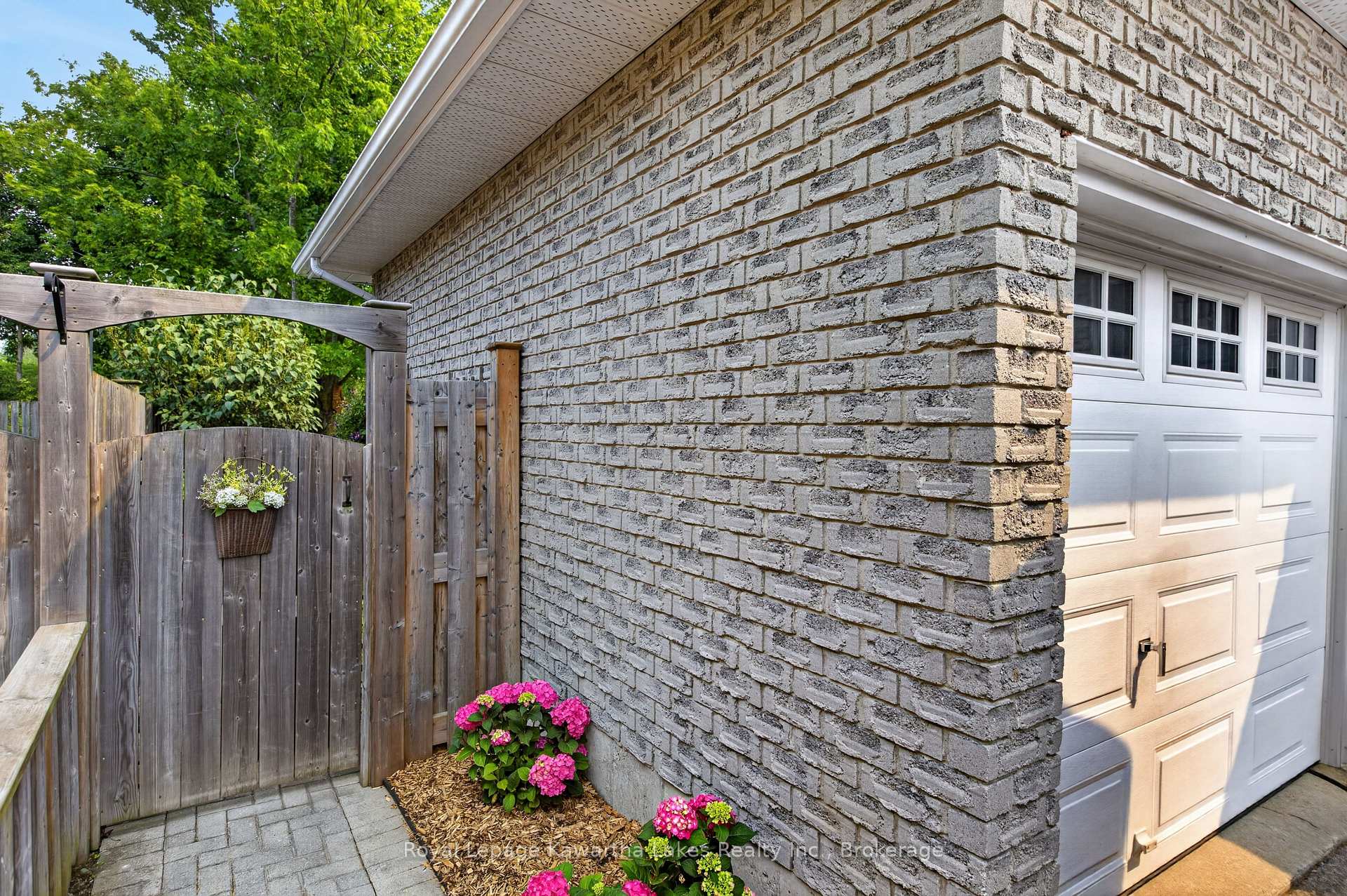 Photo 33 of 18 Madill Crescent, Kawartha Lakes, Lindsay — HOMEH