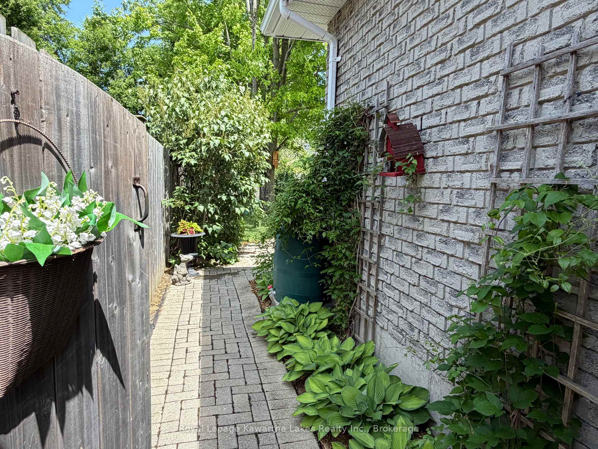 Photo 34 of 18 Madill Crescent, Kawartha Lakes, Lindsay — HOMEH