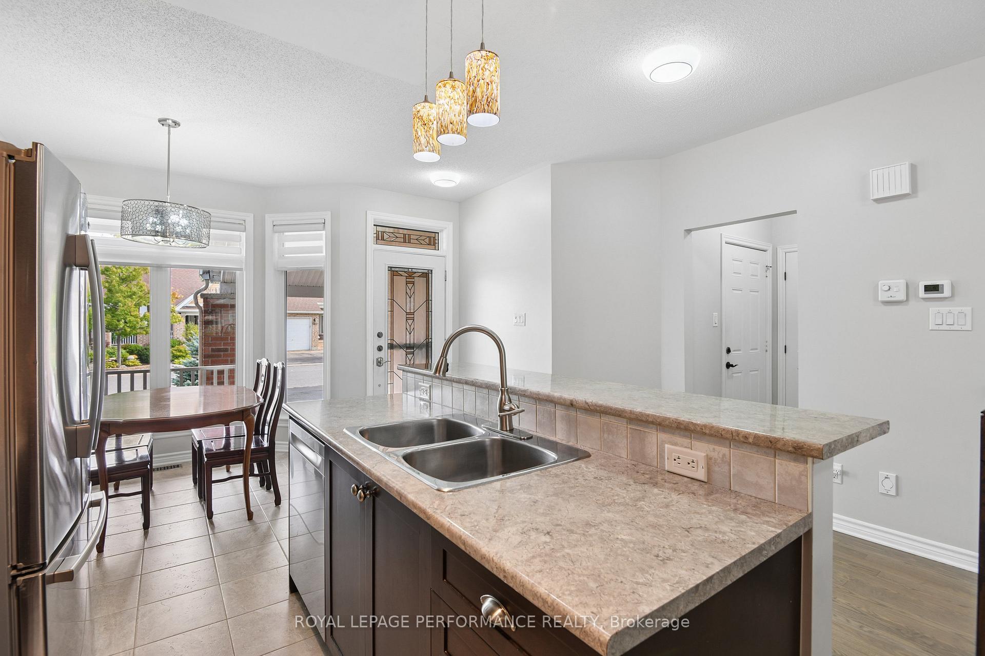 Photo 13 of 261 Bulrush Crescent, Ottawa, Blossom Park/Kemp Park/Findlay Creek — HOMEH